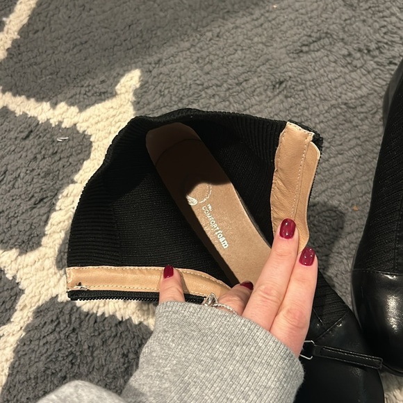 Journee Collection Bexlie Boot - Picture 8 of 12